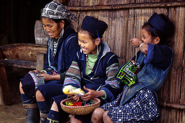 Hmong ethnic girls in Sapa indochina tours