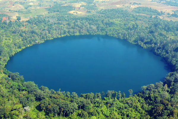 Panoramic view of Yaek Lom Lake