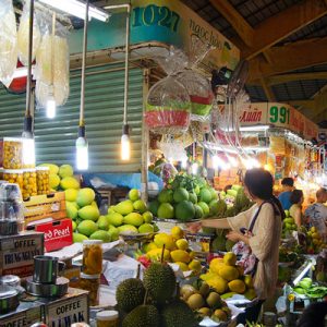 Vibrant shopping atmosphere in Ben Thanh Market