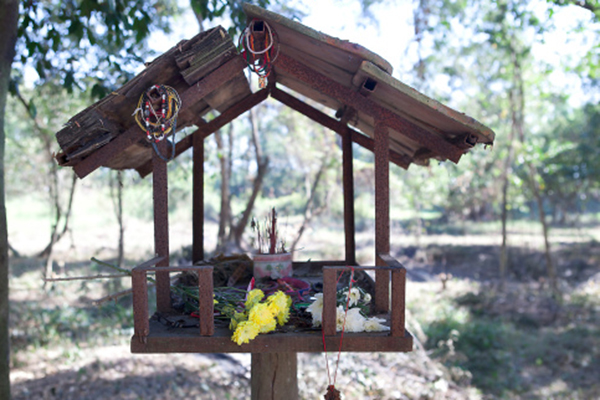 A small altar in Choeung Ek Killing Fields