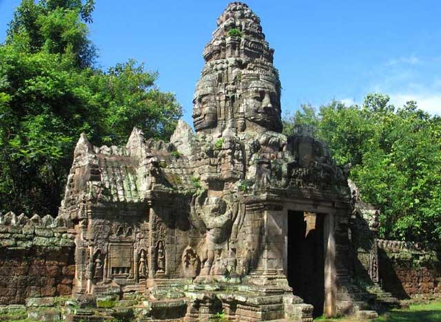 An entrance surrounding Banteay Kdei Temple