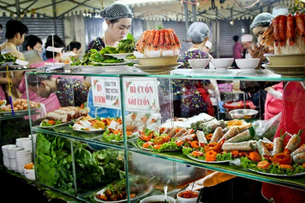 Food stall inside Ben Thanh market