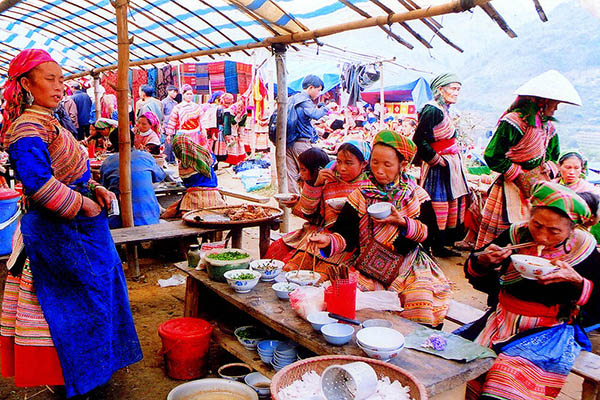 Pho stall in Can Cau market