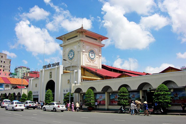 The main gate of Ben Thanh Market
