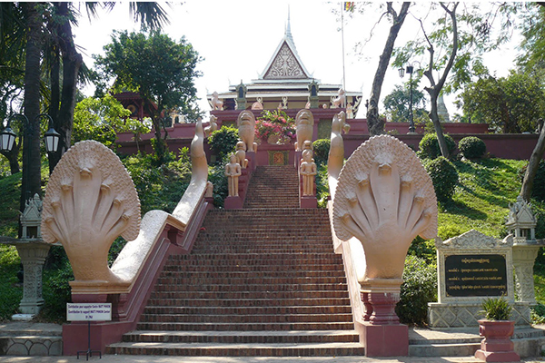 The stairs leading to the Wat Phnom temple