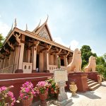 Wat Phnom means temple of the Mountains