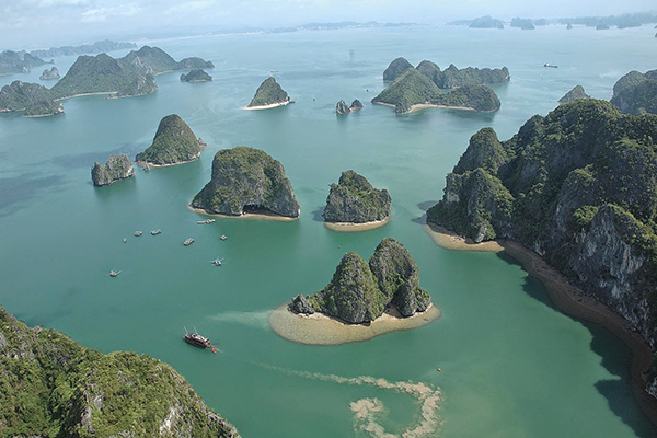 Rocky Dog Islet, Ha Long Bay