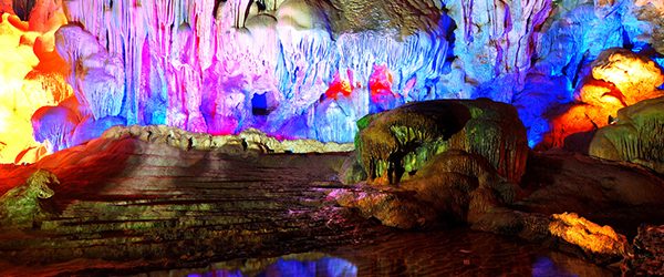 Hanh cave is not only one of the most beautiful caves but also the longest cave