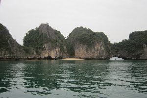 Three Peaches Beach – Ba Trai Dao , Ha Long Bay