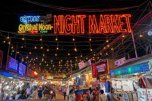 Angkor night market siem reap