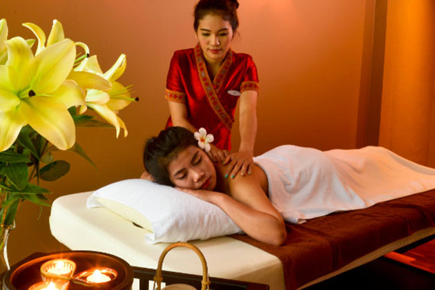 Lao traditional massage is somehow similar to Thai massage