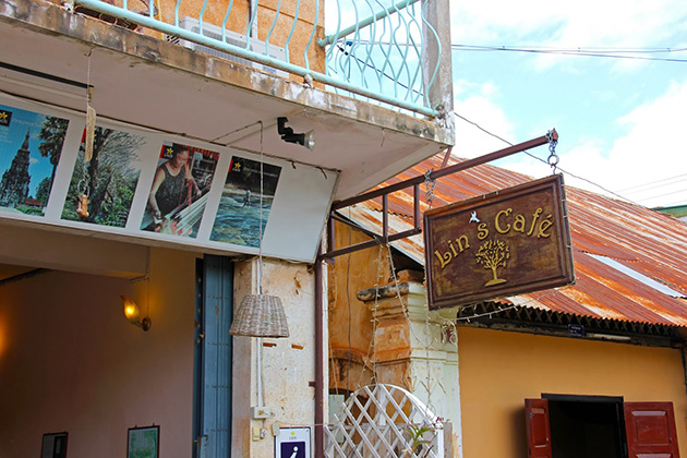 Lin’s Café is the reliable provider of Asian and Western cuisine