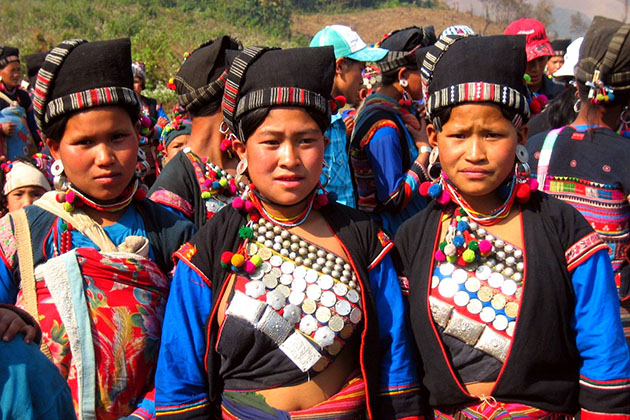 Muchi hill tribe girls in Phongsaly