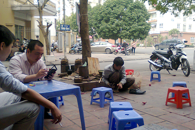 One of the most common tricks in Hanoi is for shoeshine.