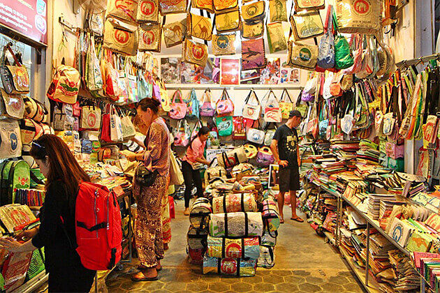 Russian night market phom penh