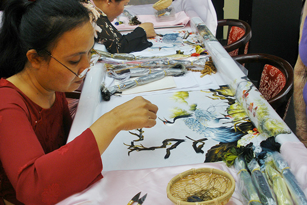 The techniques of Vietnamese embroidery originate from China