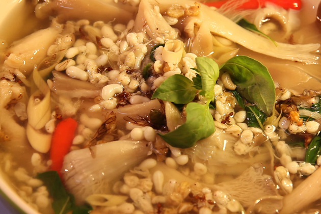 White ant egg soup Gaeng Kai Mot Daeng - Laos