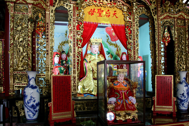 Mother Mazu worshiping in Duong Thuong Assembly Hall