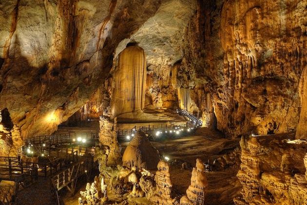 Phong Nha Cave