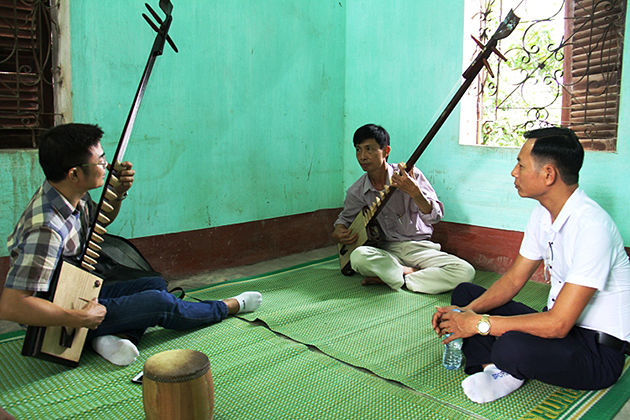 dan Day vietnam traditionele muziekinstrumenten