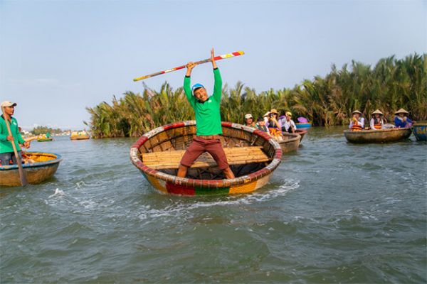 Bamboo Basket Boat -Indochina tour packages