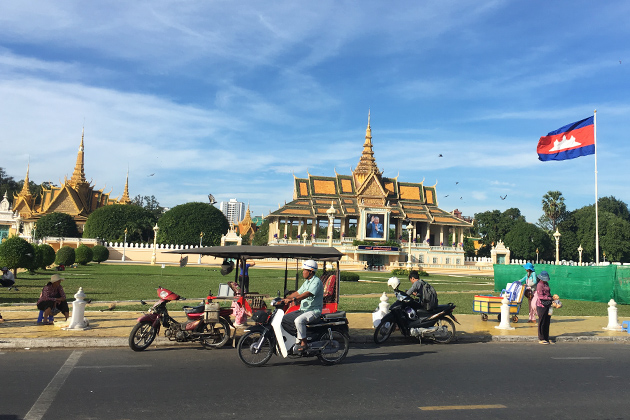 Royal Palace in Phnom Penh - Indochina Tour Packages