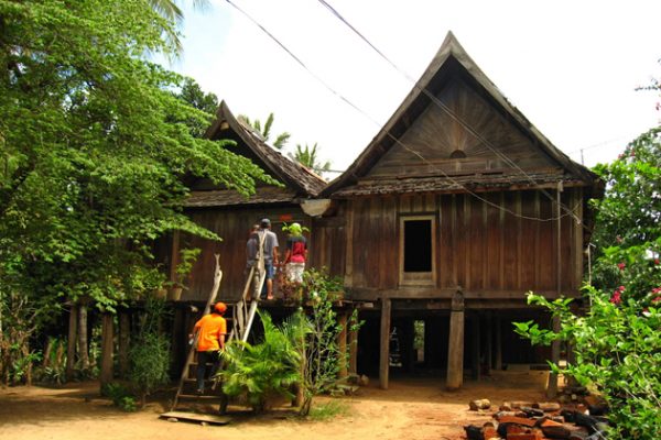 Dektu & Dekrol villages indochinatour