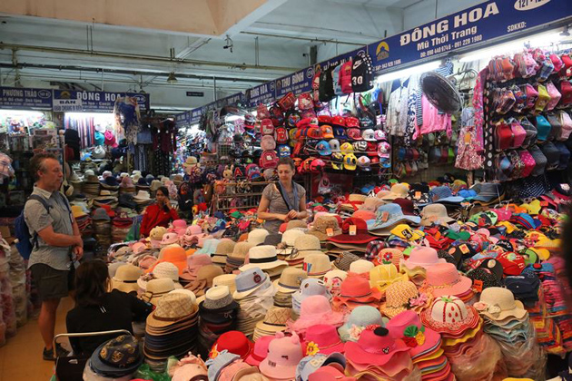 dong xuan market indochina tours