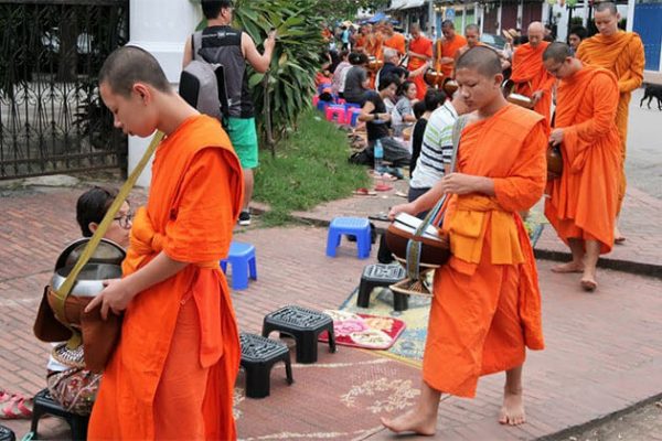 luang prabang morning alms giving ritual
