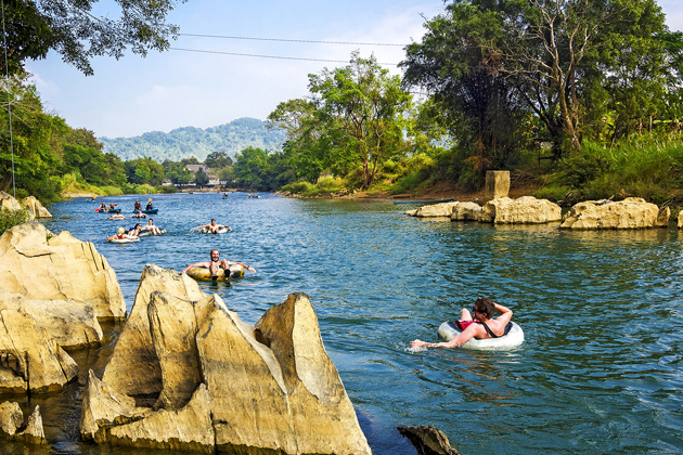 vang vieng indochina tour