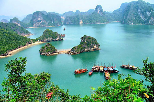 Bai Tu Long Bay -Indochina tour packages