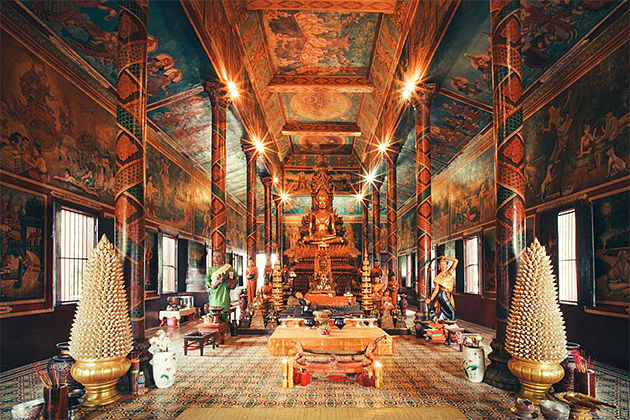 Wat Phnom - Indochina Tour Packages