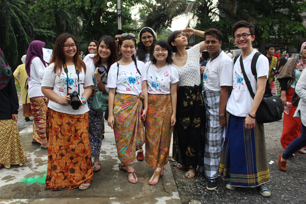 Cambodian Traditional Costumes Clothes Indochina Tours
