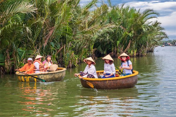 Bamboo Boat Hoi An -Indochina tour packages