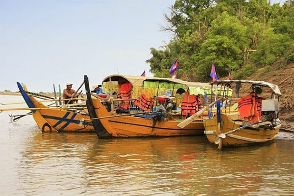 Boat Trip along Mekong River -Indochina tour packages