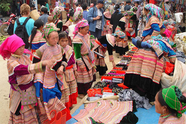 Coc Ly Market Sapa -Indochina tour packages