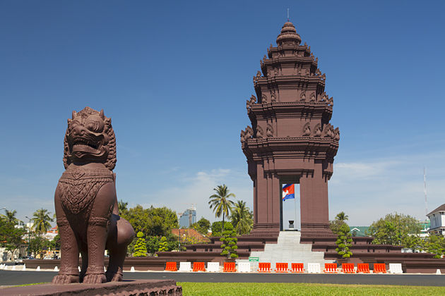 Independence Monument phnom penh