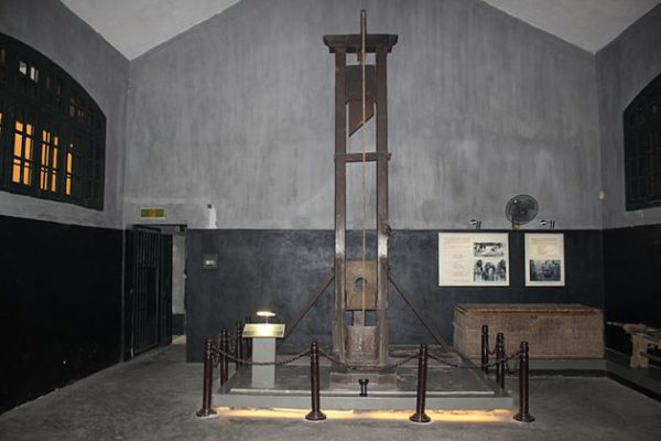 hoa lo prison