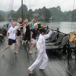 tai chi lesson in halong bay