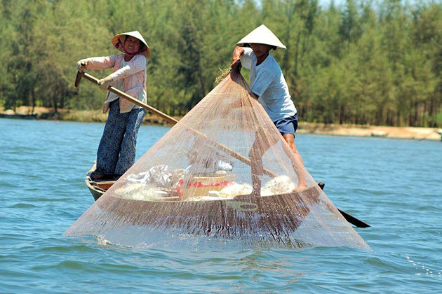 tonle sap lake vietnam and cambodia tour