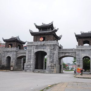 Hoa Lu Ancient Capital Ninh Binh - Vietnam Laos 11 Day Tour