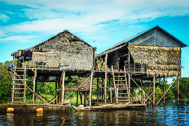 Kampong Phluk Floating Market -Indochina tour packages