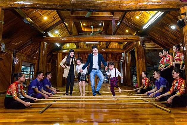 Traditional Dance Show in Mai Chau