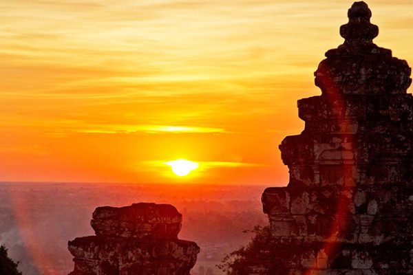 Spectacular sunset view at Bakheng Mountain