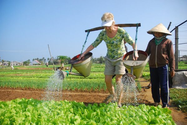 Tra Que Village, VietNam Lao Tours