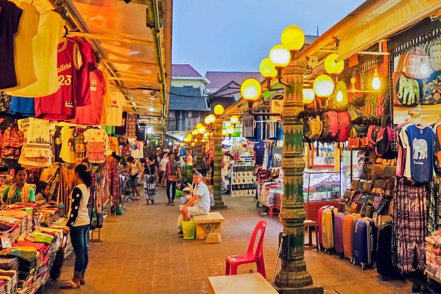 Indochina tour package - Shopping in Cambodia