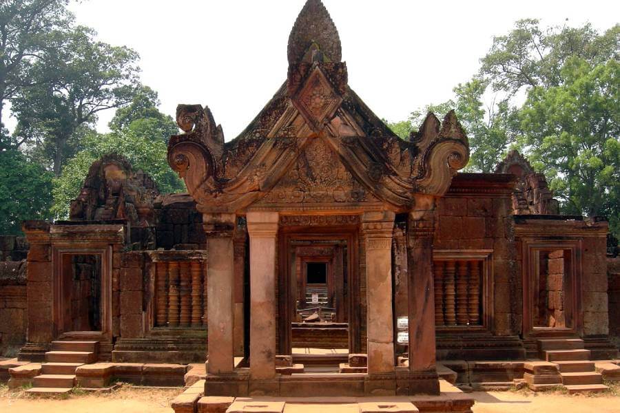 Banteay Srey - Indochina tour packages