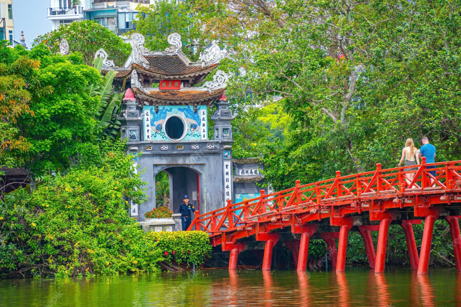 The Huc bridge - Vietnam travel packages