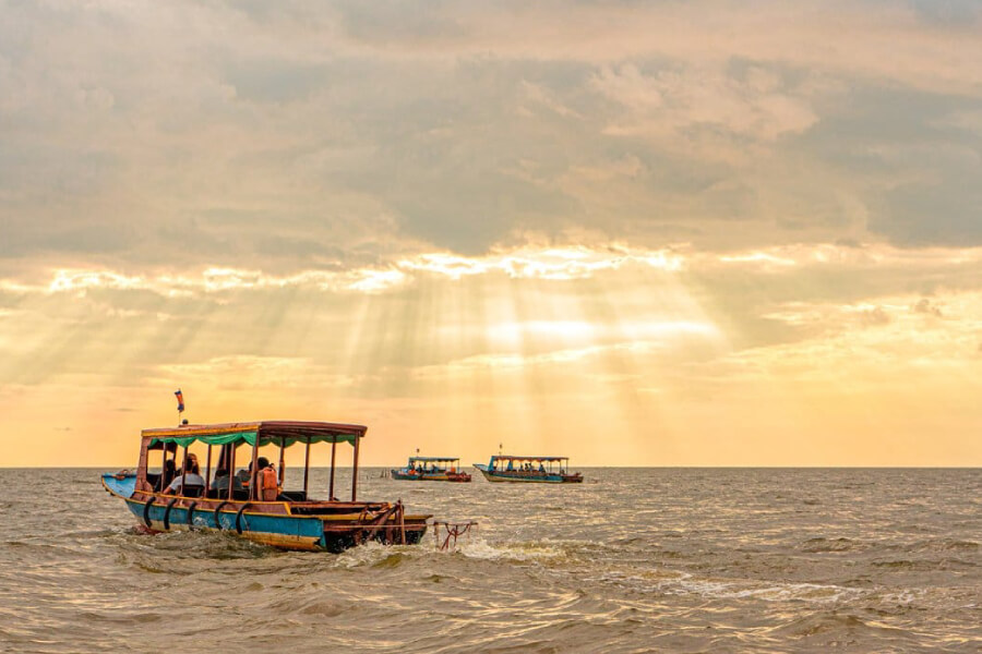 Tonle Sap Lake - Indochina tours