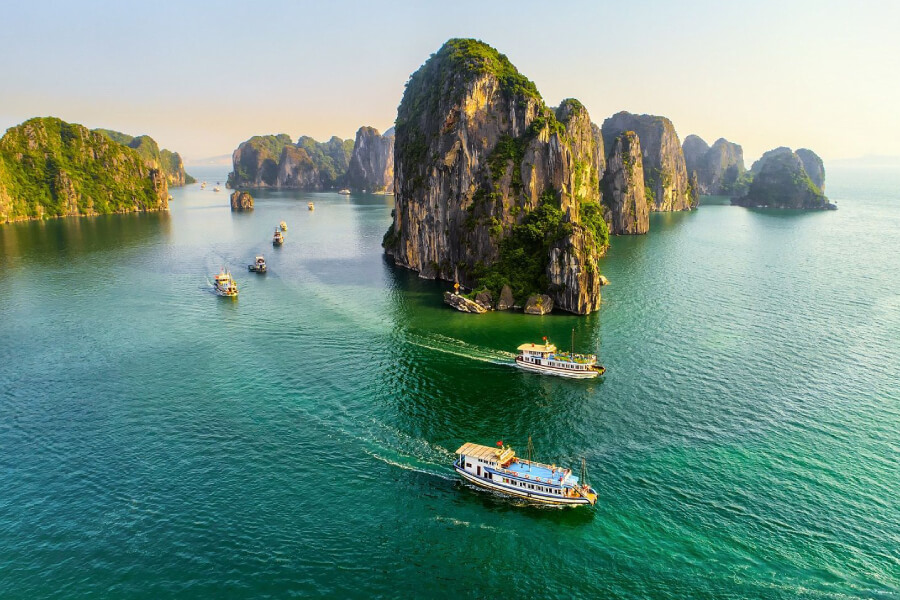 Ha-Long-Bay-Indochina tour packages